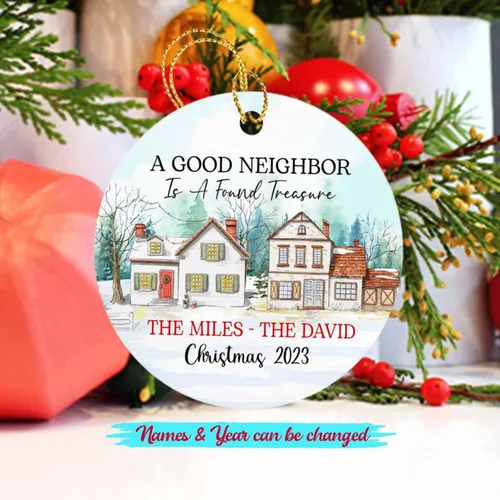 Vista 2 de Adorno personalizado de buen vecino con nombres y texto personalizados, adornos de tesoro de A Good Neighbor is A Found, adornos de Navidad 2024