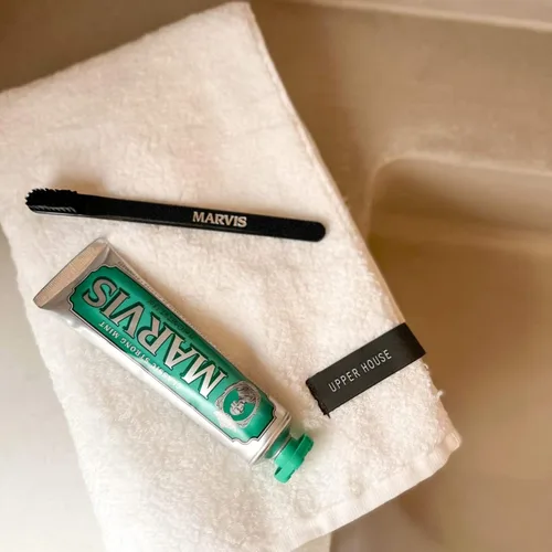 Vista 2 de Marvis Classic Strong Mint Toothpaste