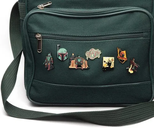 Vista 3 de STAR WARS The Book of Boba Fett - Juego de 7 pines a base de metal con esmalte Viene en una caja de 56 x 49in con licencia oficial exclusivo
