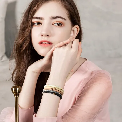 Vista 5 de Pulseras de cuentas de arcilla estilo heishi surfista para mujer, con discos de vinilo y dije de mal de ojo, apilables, pulseras elásticas