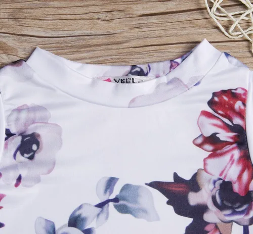 Vista 3 de Mameluco de manga corta con estampado floral para recién nacida
