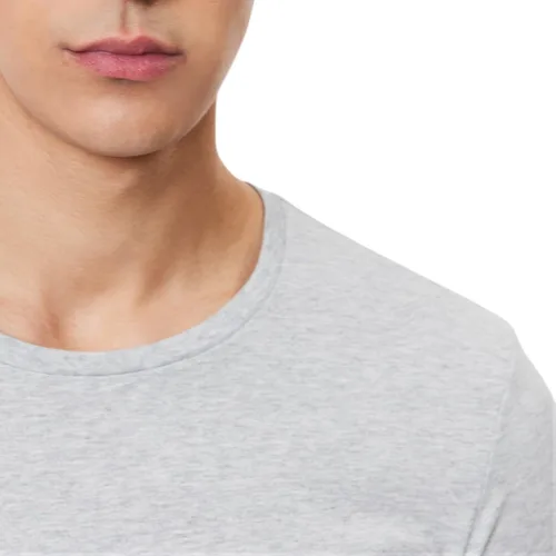 Vista 10 de Lacoste Paquete de 3 camisetas Essentials de cuello redondo de ajuste regular 100% algodón para hombre