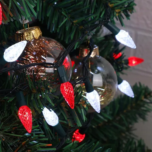 Vista 3 de WATERGLIDE Luces de Navidad C6, 100 luces LED de 33 pies, guirnalda de luces facetadas de alambre verde con adaptador seguro, 8 modos