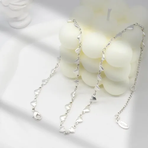 Vista 6 de Gargantilla de corazón para mujer Bonitos collares para adolescentes y niñas, elegante collar con colgante de corazón de oroplata con acabado mate
