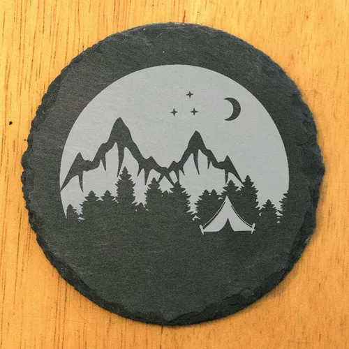 Vista 2 de Mountain Majesty - Posavasos de pizarra con impresionante diseño de escena de montaña, perfectos para decoración del hogar y la oficina y protección