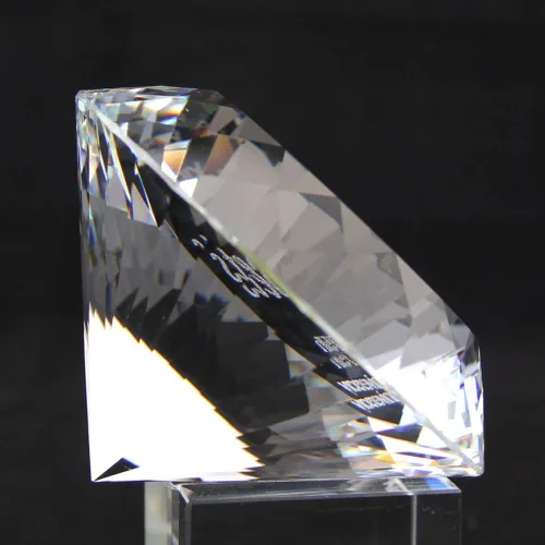 Vista 4 de Premio de cristal grabado personalizado gratis de diamantes de cristal pisapapeles (transparente) para graduación, reconocimiento, logros
