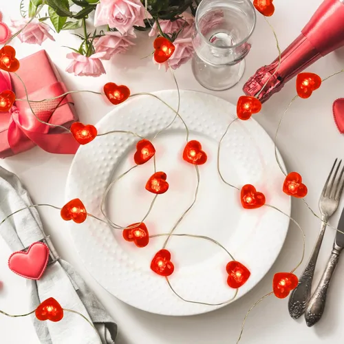 Vista 5 de CCINEE Guirnalda de luces rojas en forma de corazón para el día de San Valentín, funciona con pilas, con control remoto, 10 pies, 40 luces LED