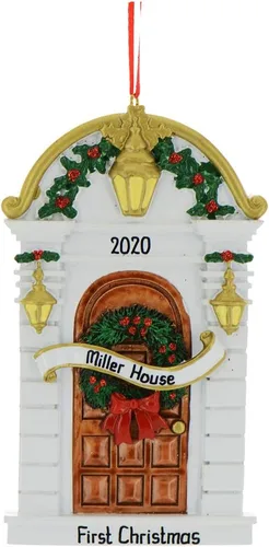 Vista 4 de Adorno personalizado de nuestro nuevo hogar 2025 Nombre y año personalizados Decoración de recuerdo de puerta marrón para propietario de casa