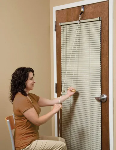 Vista 6 de Polea para elevación de hombros, manijas de madera, soporte de metal para la puerta y rotafolio