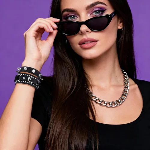 Vista 4 de 4 pulseras de cuero punk rock, accesorios góticos retro vintage para mujeres y hombres, remaches de los años 80, juego de pulseras de metal unisex