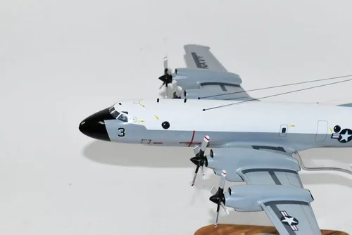 Vista 2 de Lockheed Martin® P-3B Orion, Gansos azules VP-22, modelo a escala de caoba