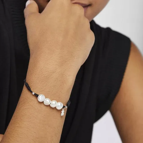 Vista 7 de Tous Jewelry "Icon Pearl Silver" pulsera de plata 925, ajustable, con cordón de nailon y 4 perlas de cultivo.