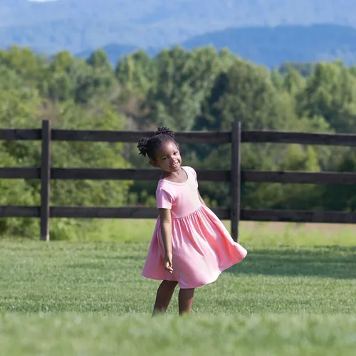 Vista 4 de Gerber Vestido de manga corta suave para bebé niña de talla única, con viscosa hecho de eucalipto