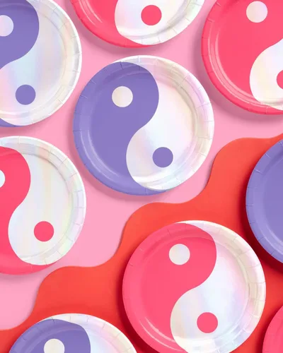 Vista 2 de xo, Fetti Platos de papel Yin Yang – Paquete de 24, 9 pulgadas Suministros para fiesta de cumpleaños, decoraciones de despedida de soltera, fiesta