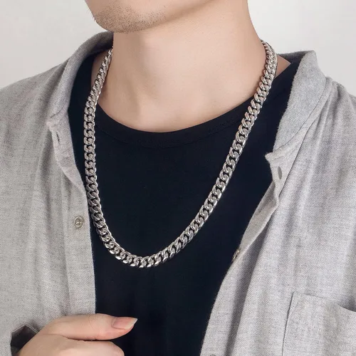 Vista 2 de Dankadi Italia Design - Collar de plata de ley 925 maciza de eslabones cubanos Miami para hombre, eslabones cubanos de 0.394 in, 22-24-26 pulgadas