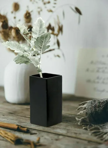Vista 3 de Serene Spaces Living Jarrones cuadrados de cerámica negro mate, jarrones modernos para centros de mesa de boda, decoración del hogar