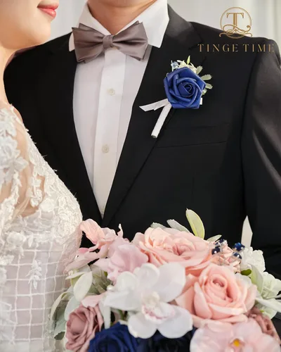 Vista 2 de TINGE TIME Boutonniere - Juego de 6 boutonniere de boda para hombre, Boutonniere para novio, novio y padrino, juego para baile de graduación, boda