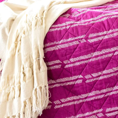 Vista 4 de Refinery29 Colección de ropa de cama de rayas de karité Juego de edredón lujoso de 100% algodón de alta calidad, ultra suave, ligero y cómodo