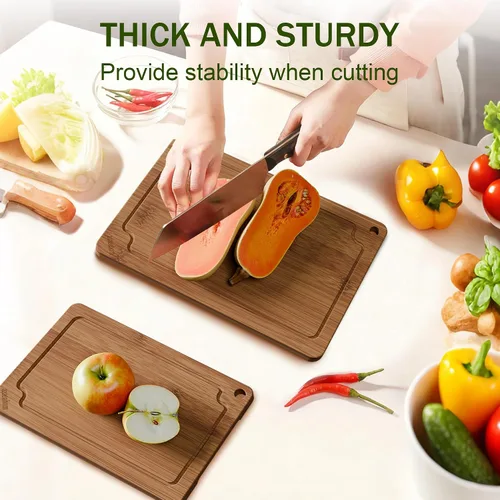 Vista 2 de Tablas de cortar de bambú para cocina, juego de tablas de cortar de madera con ranuras para jugos y asas incorporadas, fácil almacenamiento