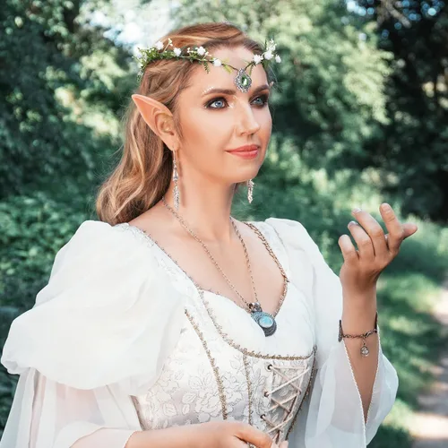 Vista 3 de MOSTORY Orejas de elfo con corona de hada del bosque, disfraces de cosplay, diadema de flores blancas y 2 pares de orejas de pixie suaves