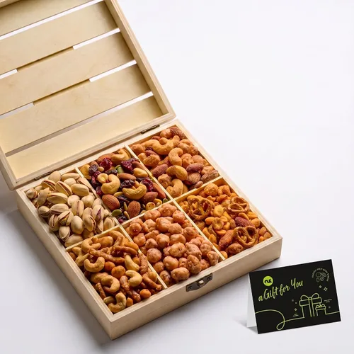 Vista 18 de NUT CRAVINGS - Cesta de regalo de nueces mixtas en bandeja de madera de diamante reutilizable + cinta verde (12 surtidos) golosinas para adultos
