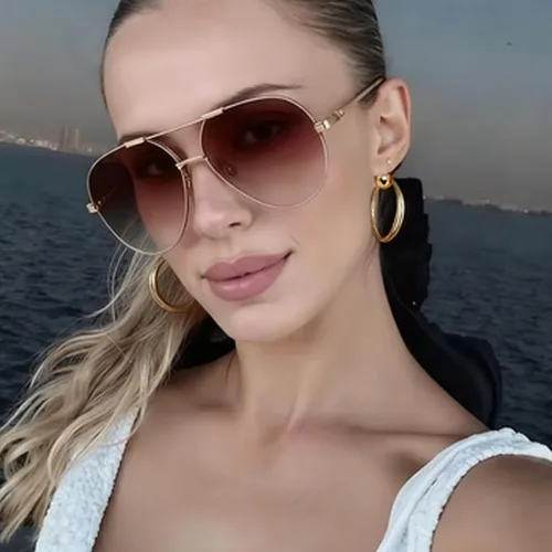 Vista 6 de willochra Lentes de sol piloto retro dorados para mujeres y hombres, aretes de metal de gran tamaño de los años 90, lentes de sol champán