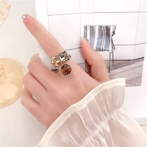 Vista 2 de Anillo abierto ajustable de cristal geométrico para mujeres y niñas, bisel apilable redondo, corte princesa, cubo CZ Art Déco, ajuste cómodo, moda