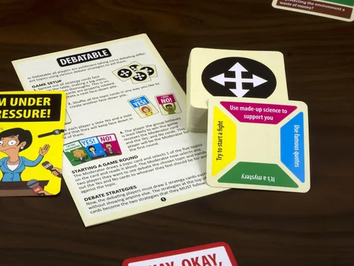 Vista 4 de Mindmade Debatable - Un Divertido Juego de Fiesta para Personas que Aman Discutir