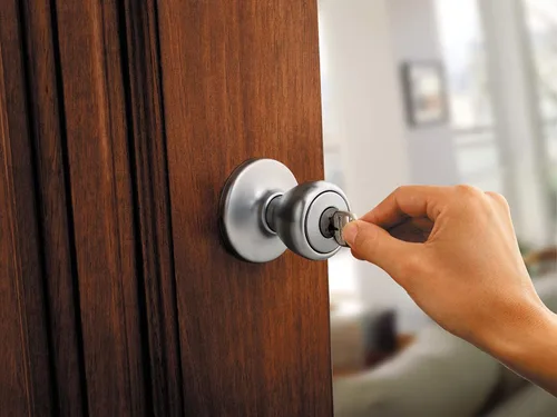 Vista 5 de Kwikset picaporte cromado con cerradura