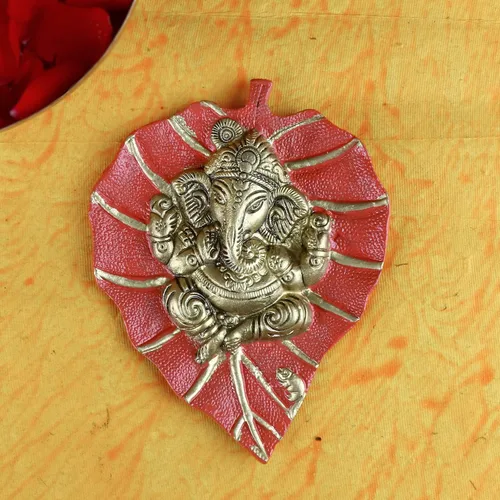 Vista 9 de SATVIK - 1 pieza de hoja amarilla de Lord Ganesh Patta Ganpati ídolo para colgar en la pared, estatua hindú de buena suerte, escultura de cara