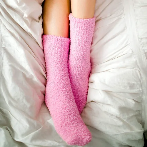 Vista 23 de CHANGGER Calcetines unisex con texto en inglés "If You Can Read This Bring Me Some Fuzzy Funny Saying Crew Socks Christmas Unisex Gift