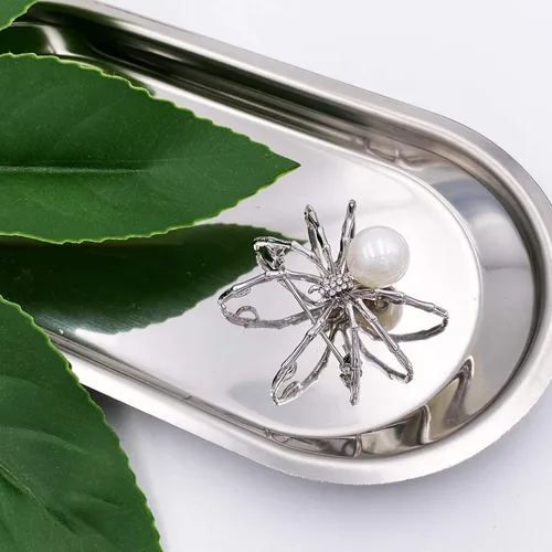 Vista 2 de LAXPICOL Broche de araña de moda para Halloween para mujeres y hombres