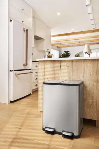 Vista 5 de ELPHECO Cubo de basura de cocina de doble compartimento, 2 cubos de basura de acero inoxidable de 6.6 galones para cocina con 2 cubos y tapas