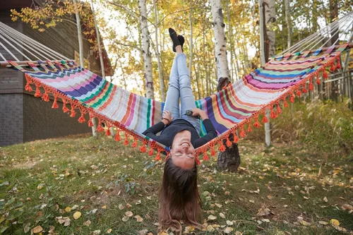 Vista 4 de Hamaca, tejida a mano, multicolor, fabricada en México por Verve CULTURE