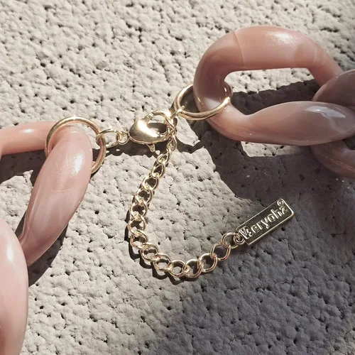 Vista 5 de Collar de cadena de eslabones acrílicos de moda para mujer