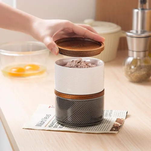 Vista 4 de Recipientes de sal y pimienta: recipiente de especias apilable de cerámica de 10 oz con tapa de madera - recipientes de almacenamiento