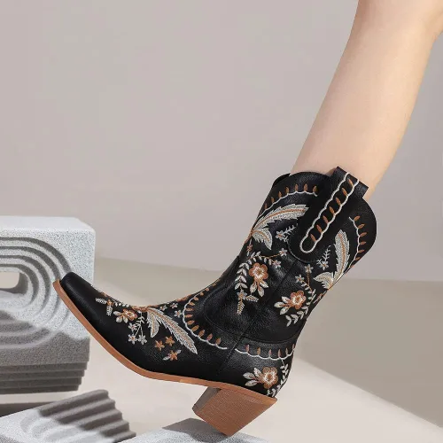 Vista 5 de LIPIJIXI Botas vaqueras bordadas para mujer, botas vaqueras para mujer, botas vaqueras florales de tacón bajo y grueso