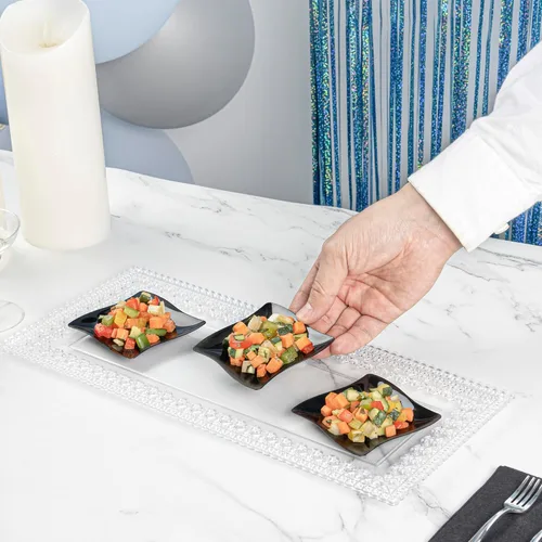 Vista 5 de Restaurantware - Platos de postre de 3 x 3 pulgadas, 100 platos de cóctel pequeños, cuadrados, bordes ondulados, platos desechables de plástico Negro