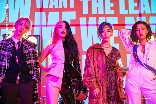 Vista 8 de Mamamoo 'Reality In Black' 2nd Album CD+80p Booklet+1p Lenticular Card+2p PhotoCard+12p Lyrics Card+Message PhotoCard SET+Tracking Kpop Sealed álbum