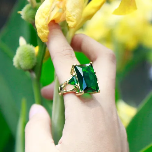 Vista 4 de Lavencious Anillos grandes y radiantes con piedras CZ elásticas para mujer, talla 7-9