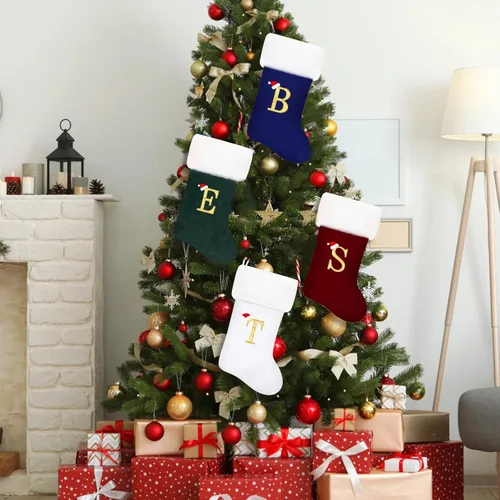 Vista 7 de Calcetines de Navidad bordados de 20 pulgadas con monograma, terciopelo negro con puño de felpa blanca supersuave, adornos clásicos para decoración