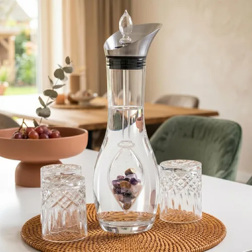 Vista 5 de VitaJuwel Era Five Elements Jarra de agua de cristal con amatista · Calcedonia · Madera petrificada · Cuarzo rosa y ágata Alineación · Puesta a