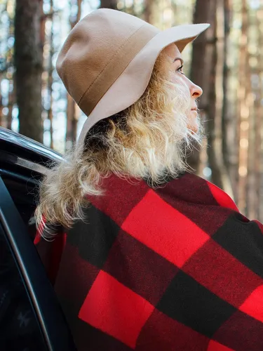 Vista 5 de Woven Knit Buffalo Plaid Poncho Blanket Sweater Poncho Ruana Wrap Shawl Warm for Women