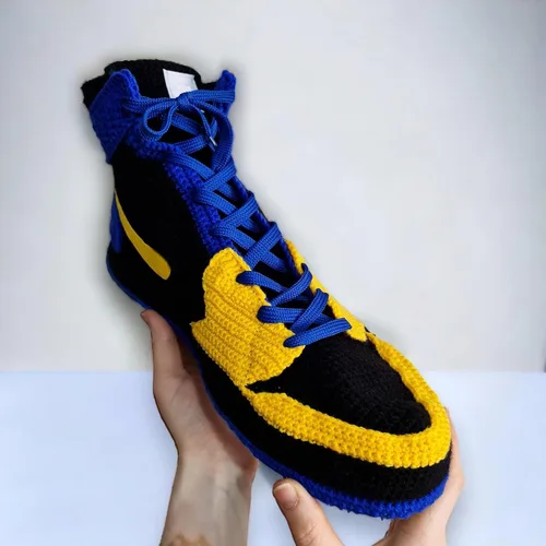 Vista 5 de Byseay - Zapatillas deportivas de ganchillo hechas a mano, calzado unisex de punto personalizado, zapatos Jordan para interiores retro acogedores