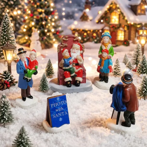 Vista 6 de MOMENTS IN TIME Conjunto de 5 figuritas de aldea navideña de poliresina pintadas a mano, familia con Papá Noel, escena navideña en miniatura