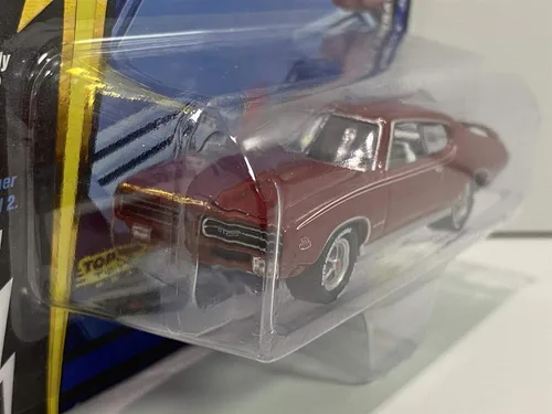 Vista 3 de Johnny Lightning JLCG020 Classic Gold VER B 1969 Pontiac GTO Juez