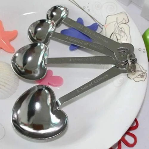 Vista 2 de Baost Juego de 4 cucharas medidoras de acero inoxidable en forma de corazón creativas cucharaditas de especias cuchara para hornear cuchara