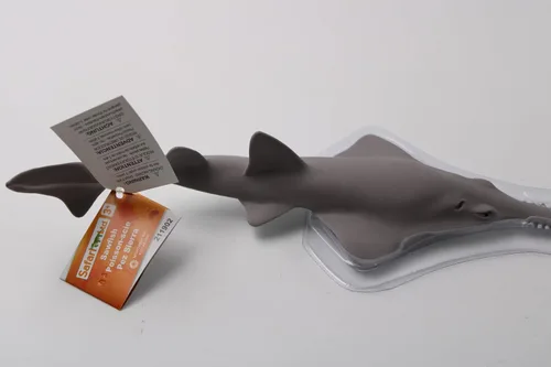 Vista 7 de Safari Ltd. Sawfish Figurine – Figura realista, pintada a mano de 10.25 pulgadas, juguete educativo para niños, niñas y niños a partir de 3 años