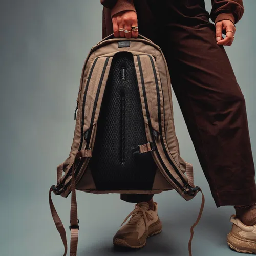 Vista 18 de Gregory Mochila de senderismo Outset Day, Desert Tan, Moderno