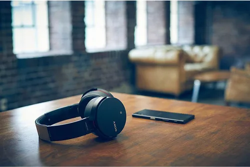 Vista 8 de Auriculares con Bluetooth y bajos extras Sony, con control por aplicación, color negro Negro